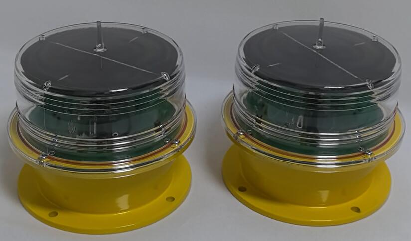 L 810 solar powered obstruction light